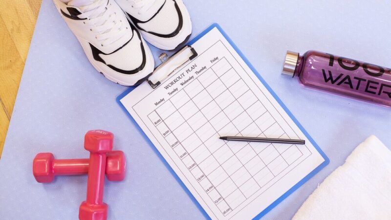 3-dniowy plan treningowy siłownia na redukcję dla mężczyzn