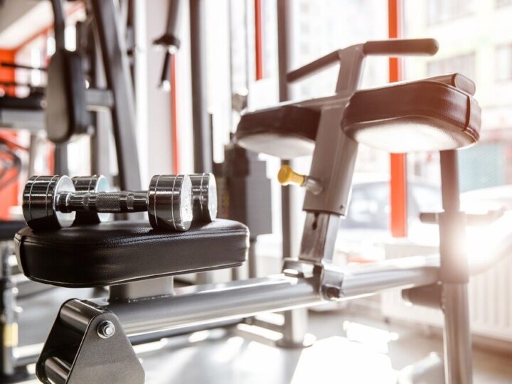 Przewodnik po maszynach na siłowni: nazwy i zastosowanie